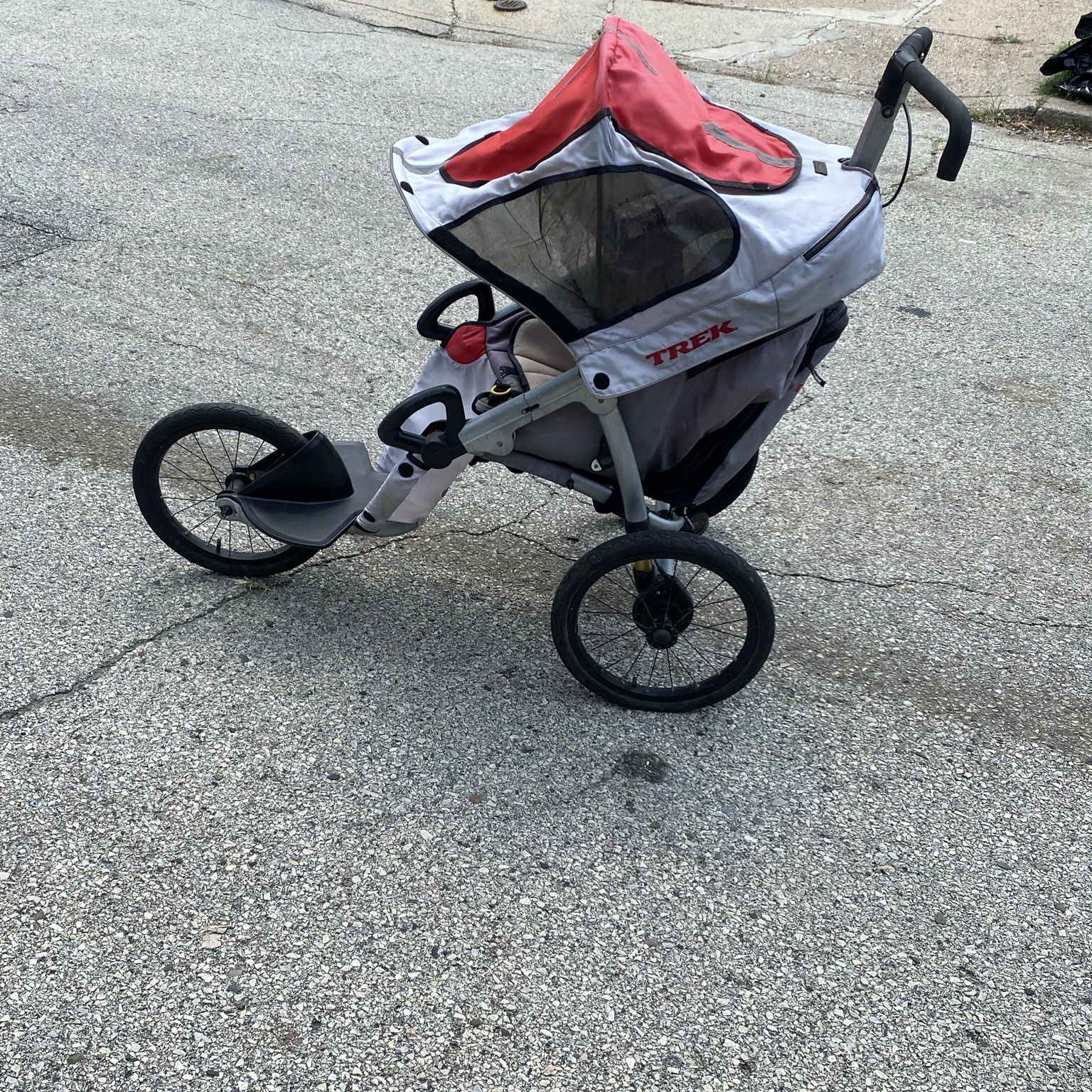 Rosefarve udløser gys TREK Firefly jogging stroller for Sale in Philadelphia, PA - OfferUp