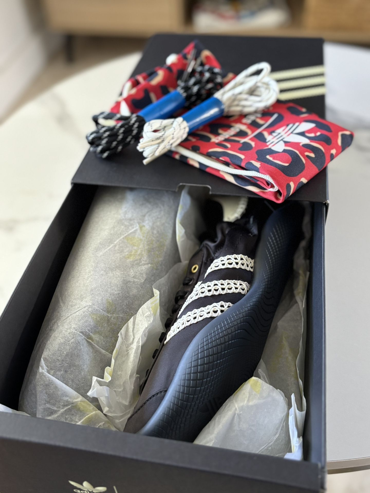 Adidas WB Karintha Lo Satin - Size 11