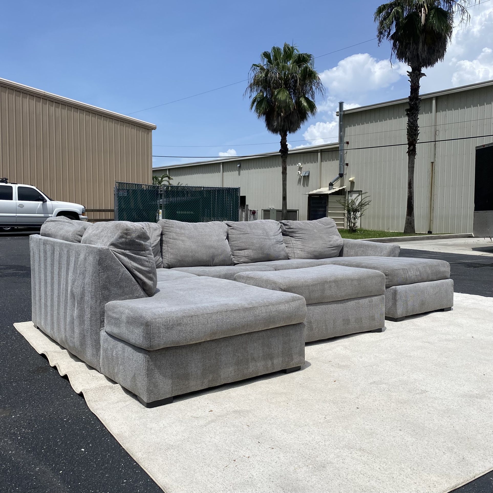 Broyhill Parkdale 4 Piece Grey Sectional