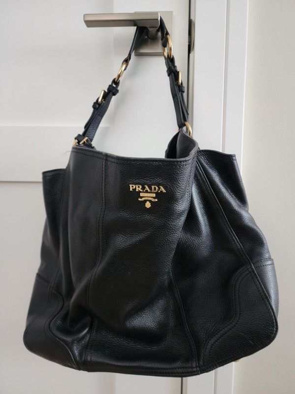 Prada Black Leather Women's Hobo Bag 18in X 13in