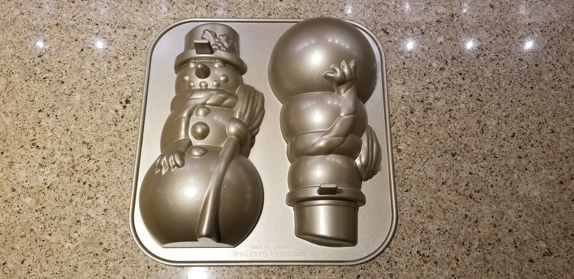 Snowman cake pan