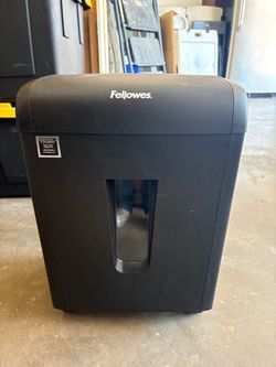 Paper shredder