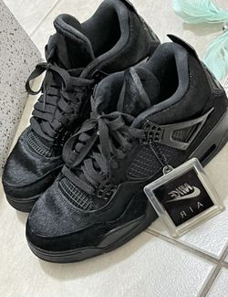 Size 8.5 - Jordan 4 Retro x Olivia Kim No Cover 2019