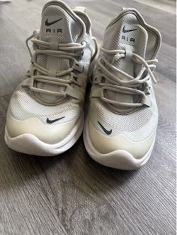 Nike Air Low-Top Sneakers