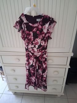 Women dress size 8 and size 6