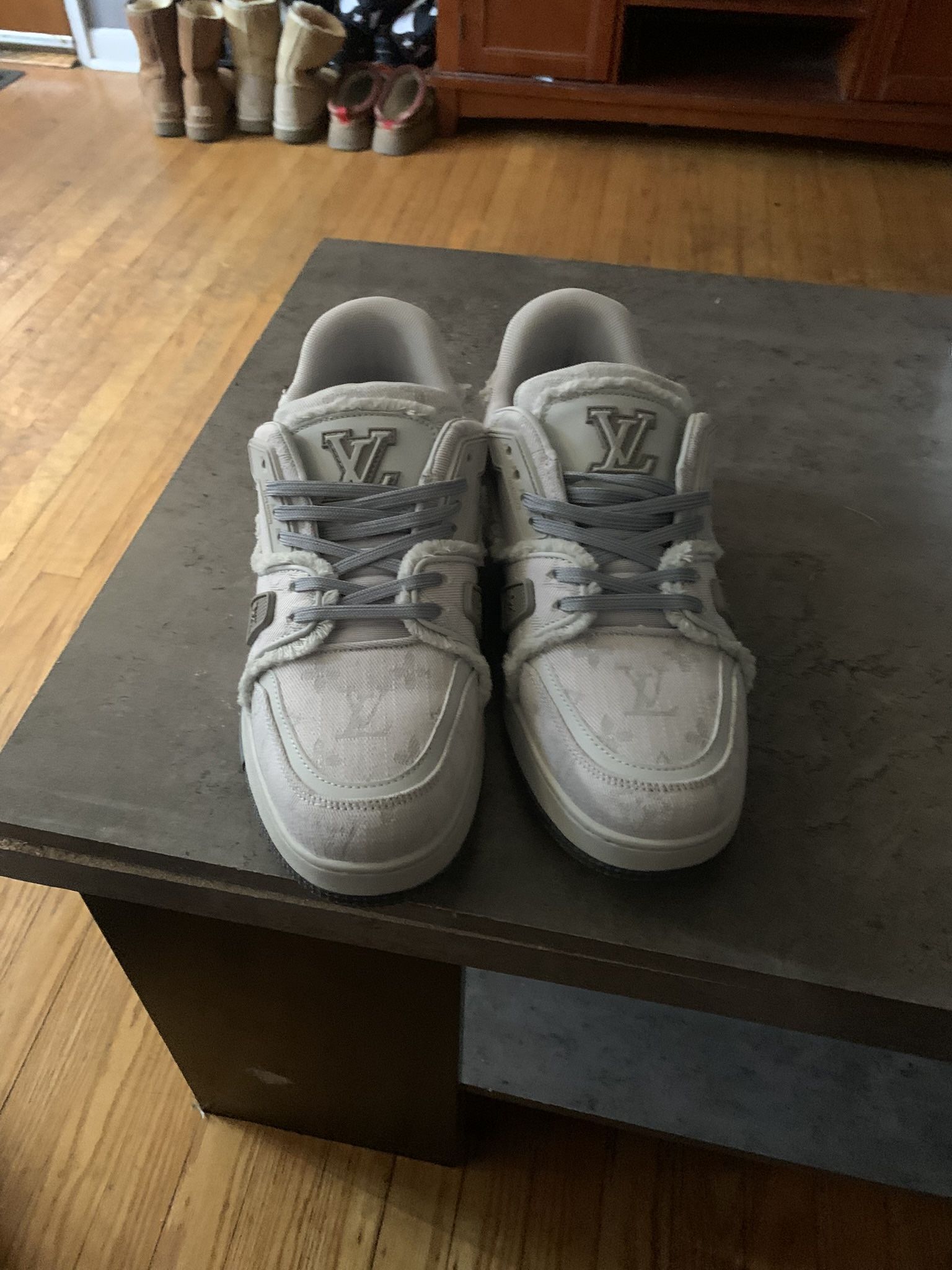 Lv