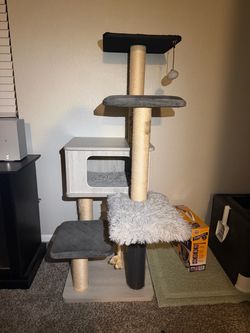 Cat tree/ towers