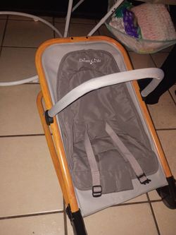 Dream on me rocker / stationary sitter
