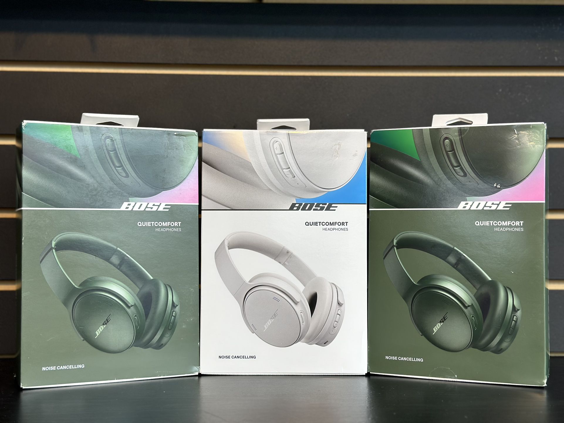 Brand New Bose Quietcomfort Headphones 🔥⌚️🖥️📱on Sale 🔥⌚️🖥️📱