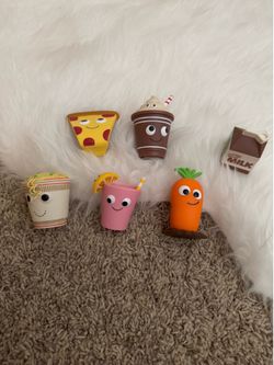 Yummy World Food display items