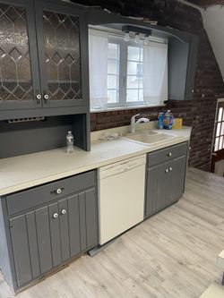 18 Grey Canbinets. 32inches