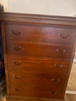 Solid Wood 5-Drawer Dresser – $70 (Moving Sale)