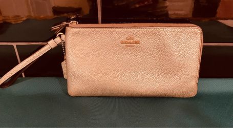 Beautiful Coach gold metallic pebbled leather wristlet
