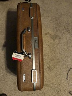 American Tourister Escort suitcase