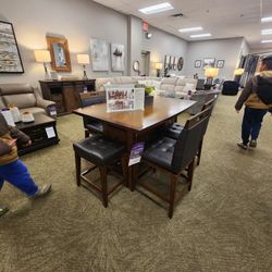 Raymour & Flannigan Danfield 7pc Set