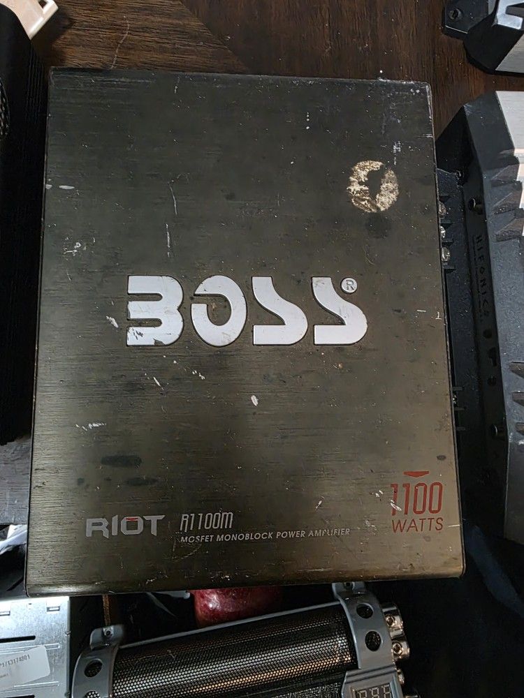 Boss audio system 1100w
