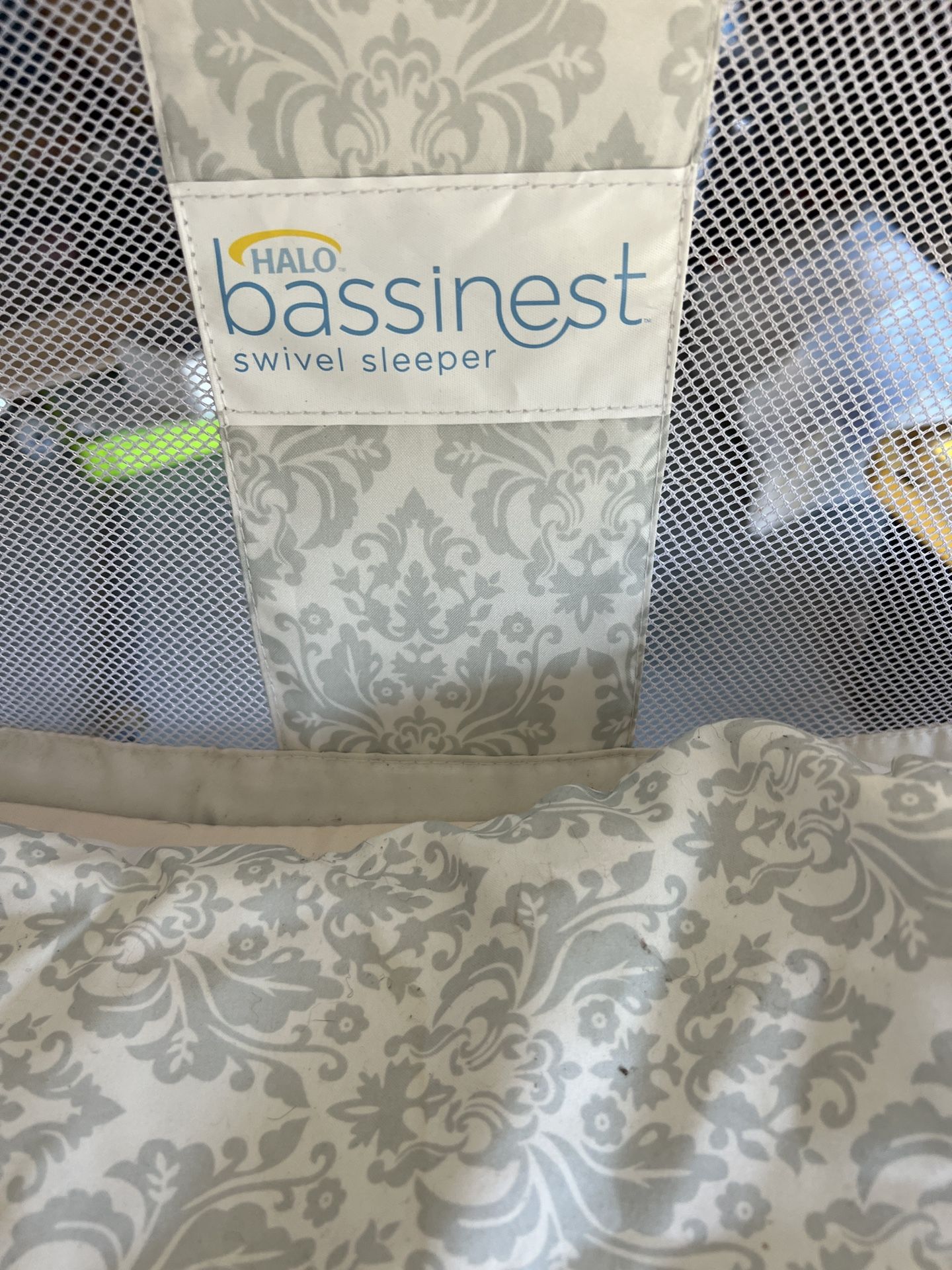 Pre Loved Halo Bassinet