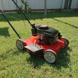 Lawn Mower: Yard Machines 123cc 20in