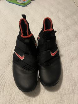 Nike Lebron Basketball Shoe Size 14