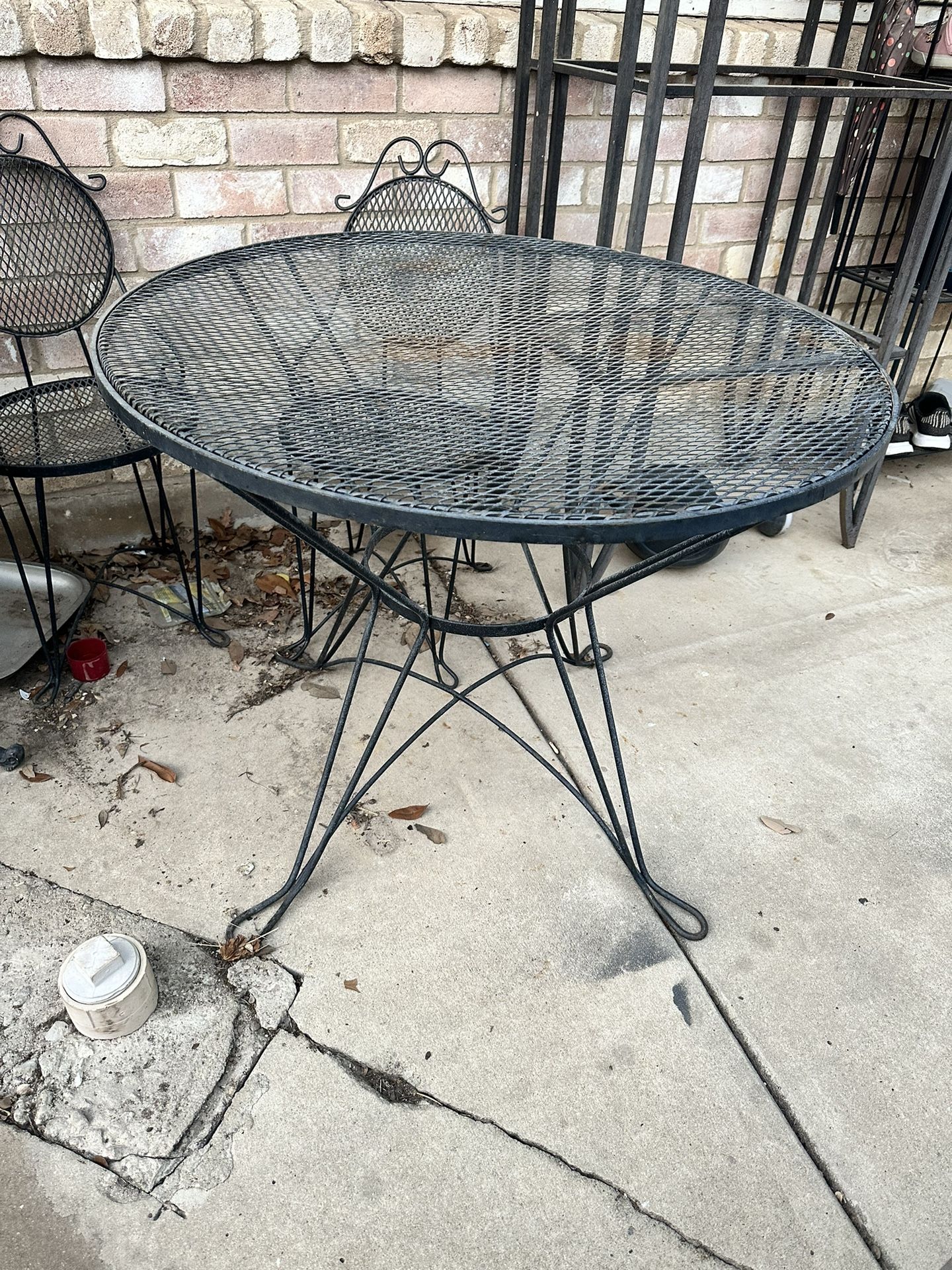 Round Patio Table W/4 Chairs for Sale in San Antonio, TX OfferUp
