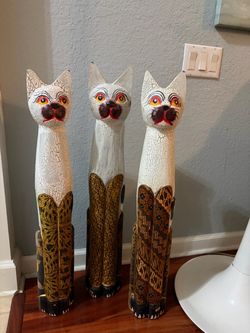 3 large wood cats