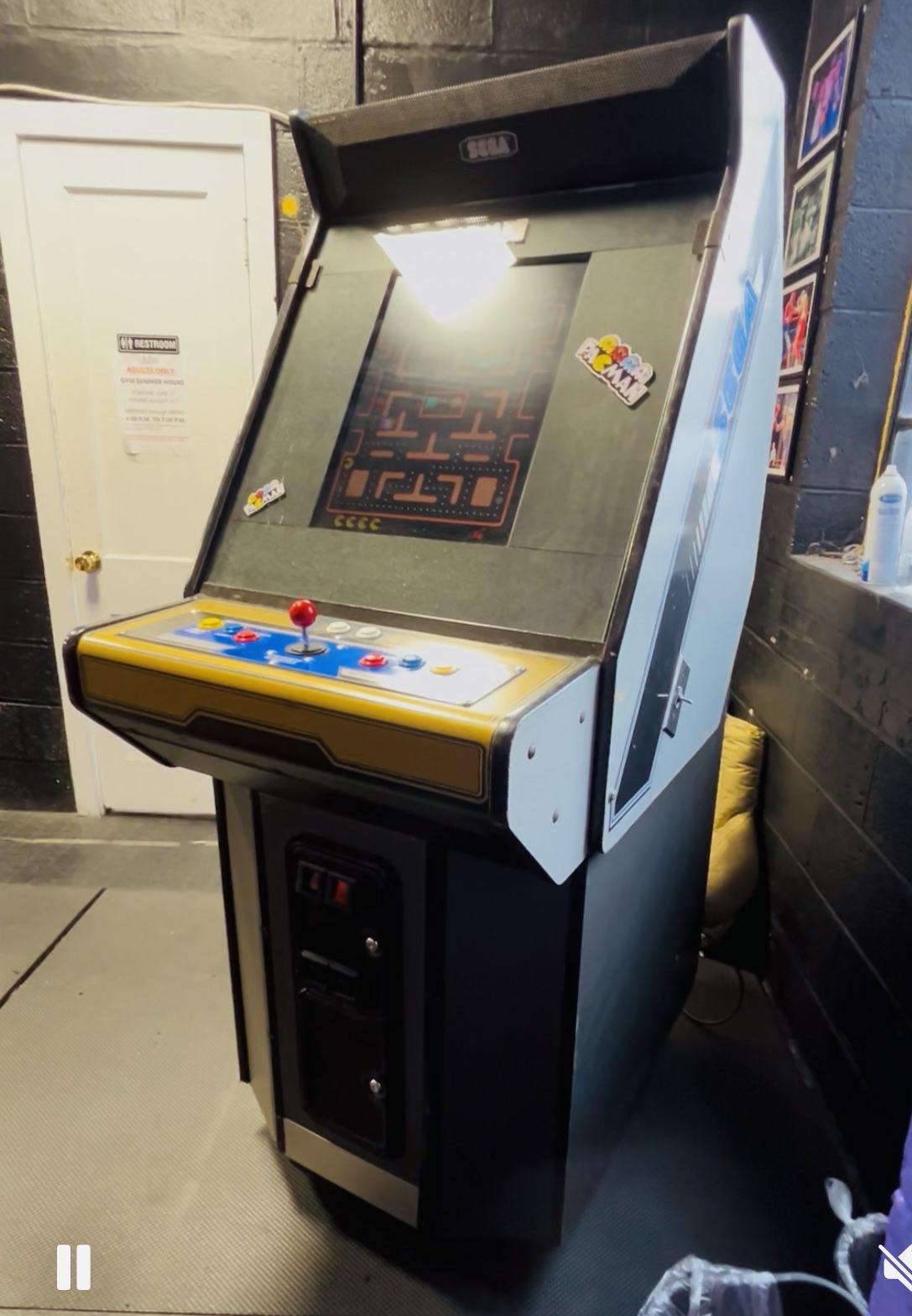 SEGA ARCADE MACHINE