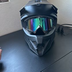 Noel Dot Helmet