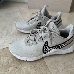 Brand New Nike Women Shoes 
