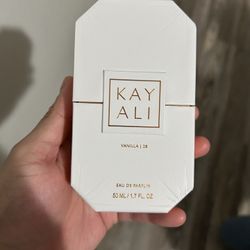 Kayali Vanilla 28