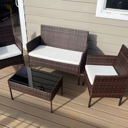 4 piece gorrrgeous whicker patio set 😍 $140 (NEW IN BOX)