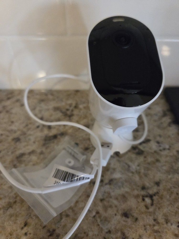 Single Arlo Pro 4 Spotlight Camera