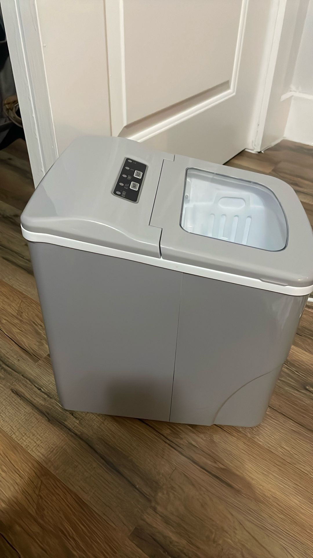 Icemaker Machine
