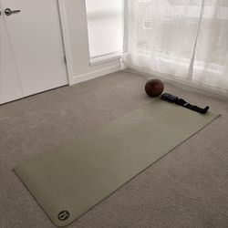 Lululemon 5mm Yoga Mat - Great Condition 