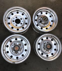 Hubcups For Classic Ford Bronco , F100 & F150 Center Caps