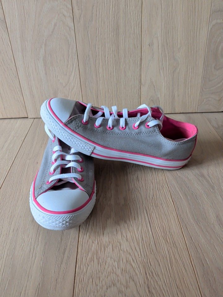 Converse Chuck Taylor All Star Woman Sneakers Gray 640578F Lace Up LowTop Size 6