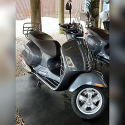 2022 Vespa GTS 300 Like New Low Mileage - Tuckerton, NJ