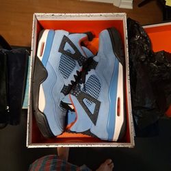 Travis Scott 4s . Size 12