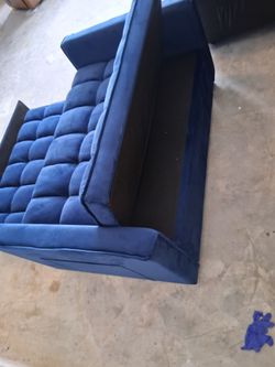 Let out couch practically new. Great condition