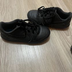 Indoor Soccer Shoes Boys Nike Size 12.5