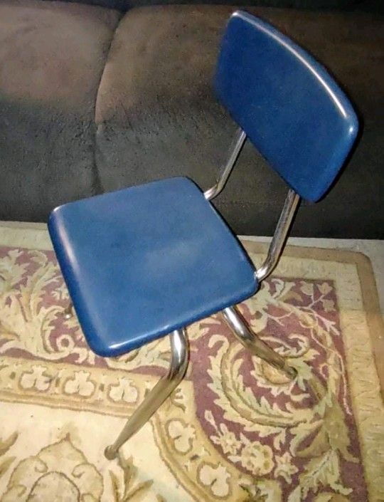 Kids Stackable Chairs (Blue)