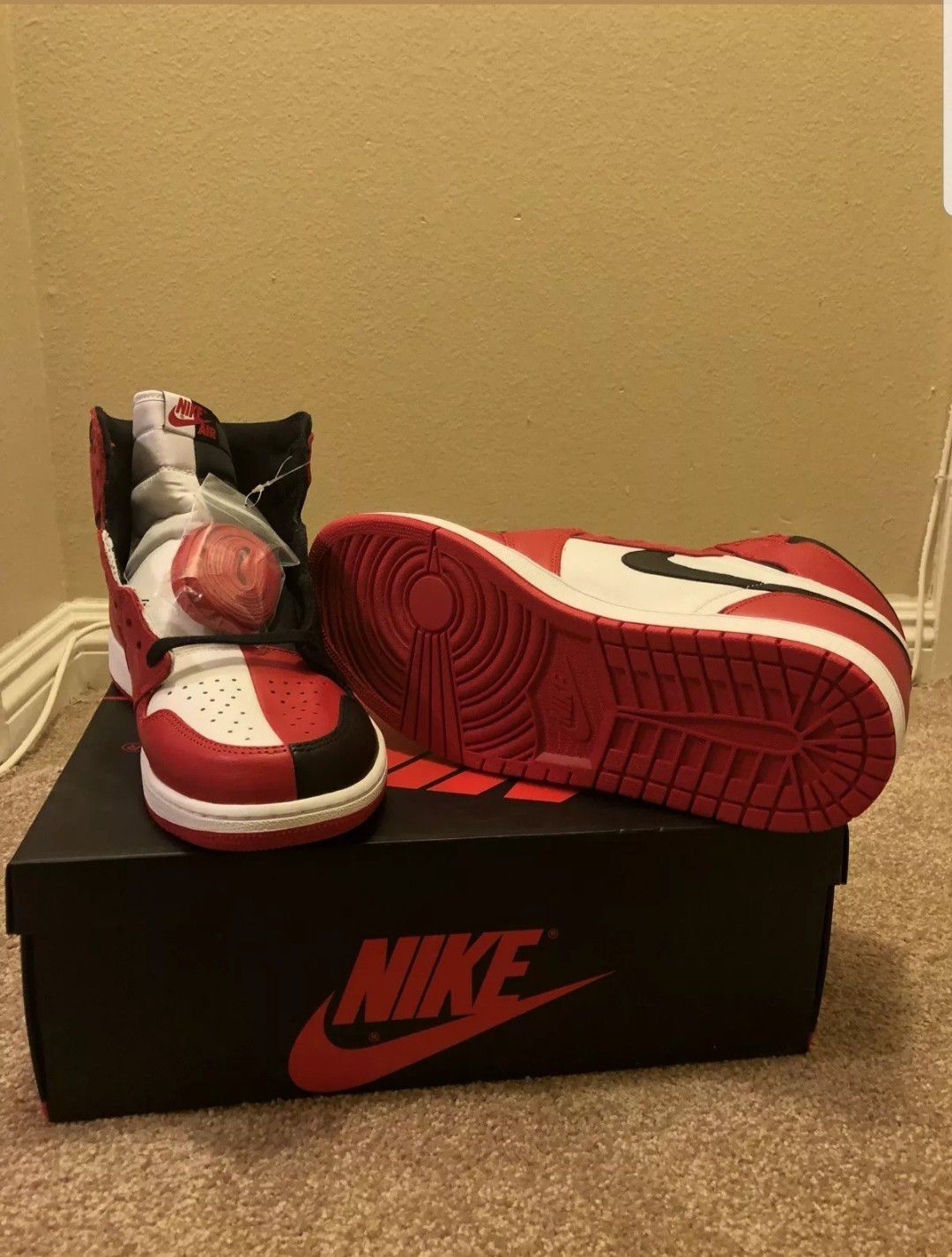 Ds Jordan 1 homage to home Size 11.5... would traded for nmds (that's in the second pic)