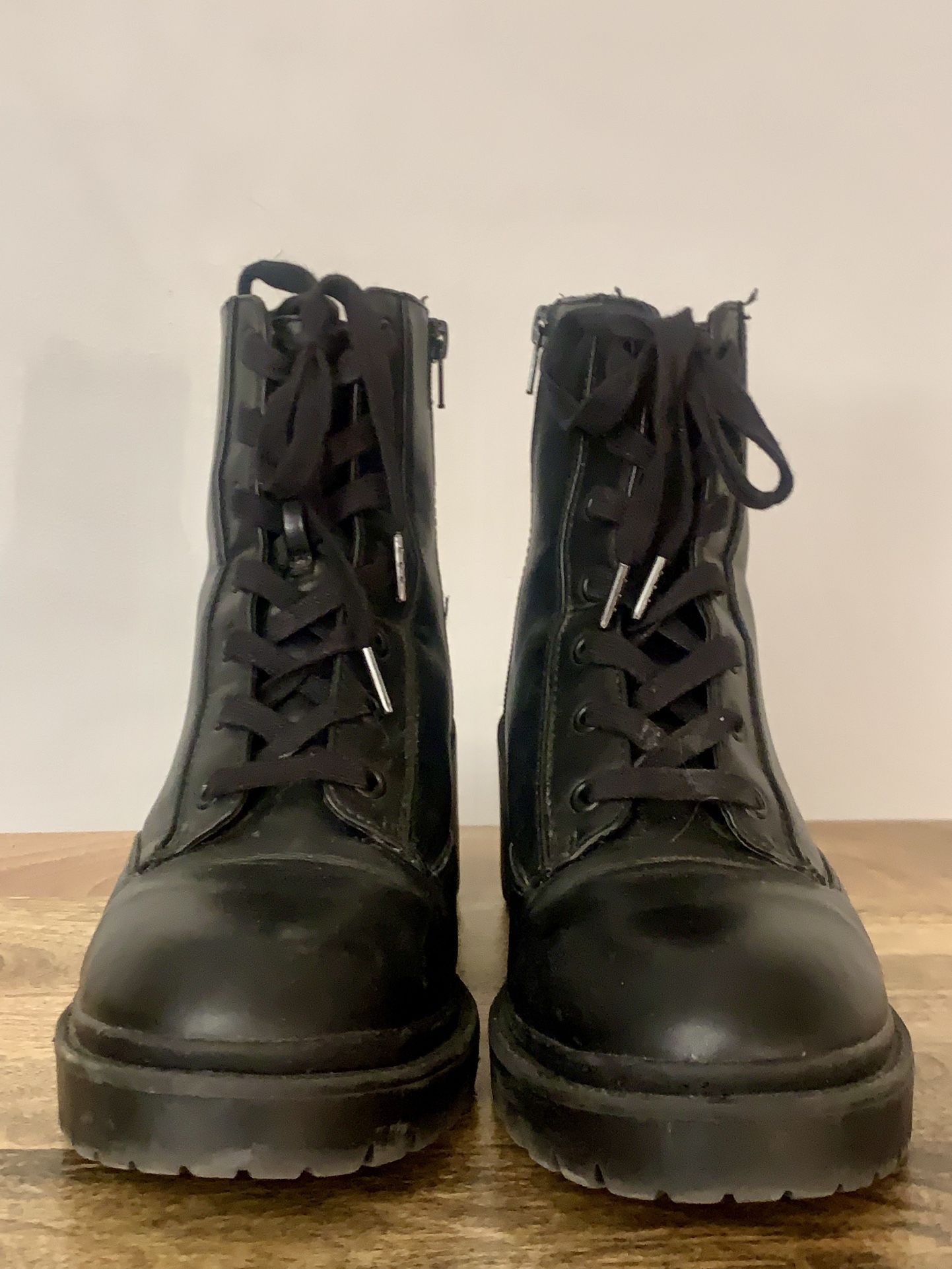 Universal Thread Brie Vegan Leather Combat Boots Chunky Heel Zipper Black Size 9