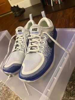 Women’s Running Shoes 9.5