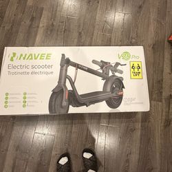 Brand New NAVEE V25 Pro Electric Scooter (Sealed)