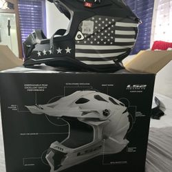 LS2 Helmet 