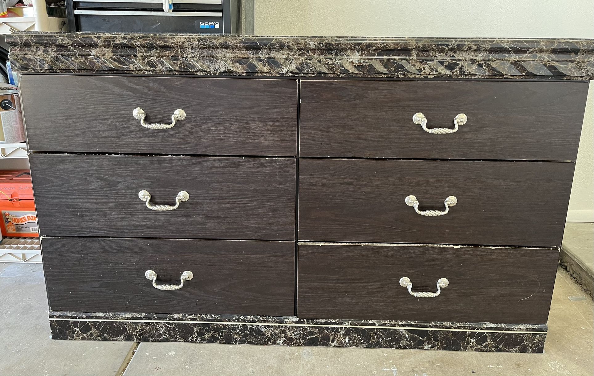 Dresser
