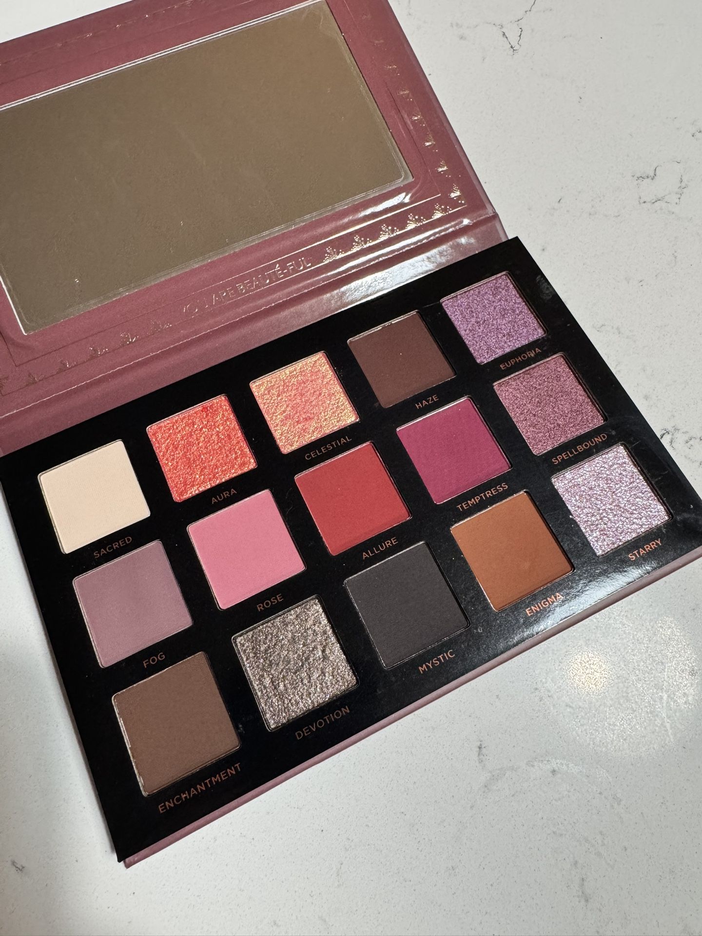 Ace beaute Eyeshadow Palette
