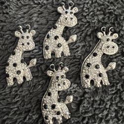 Giraffe Brooch Rhinestone 