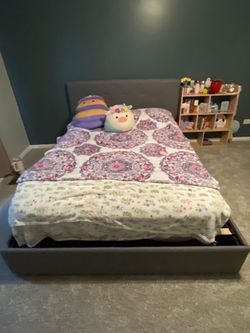 Free Queen bed