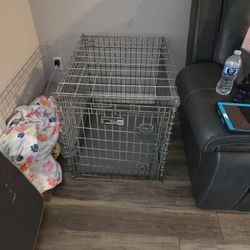 Dog Crate  Great Shape !